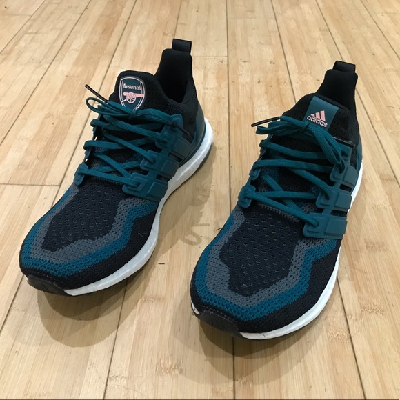 arsenal dna ultra boost